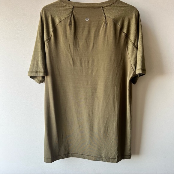 Men’s Lululemon short sleeve tech shirt size XL~ like new - Picture 5 of 11